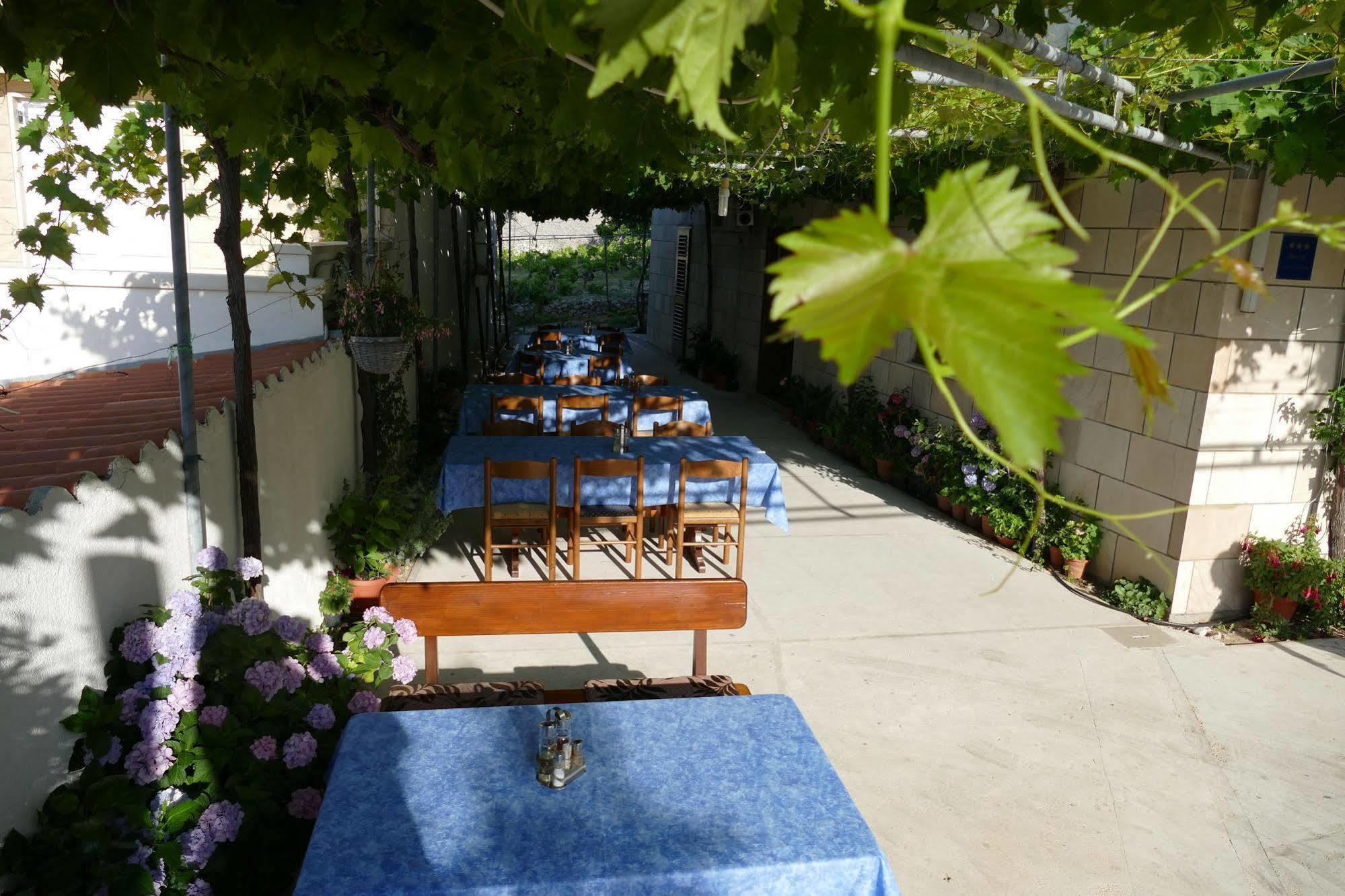 Villa Ana Bol Bagian luar foto